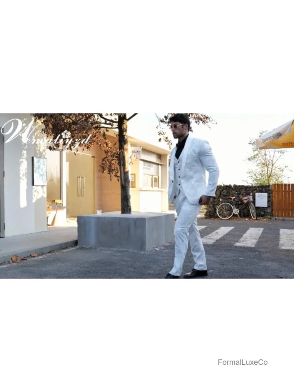 Men's 3-Piece Slim Fit Suit Set with Jacquard Shawl Lapel, Vest & Trousers